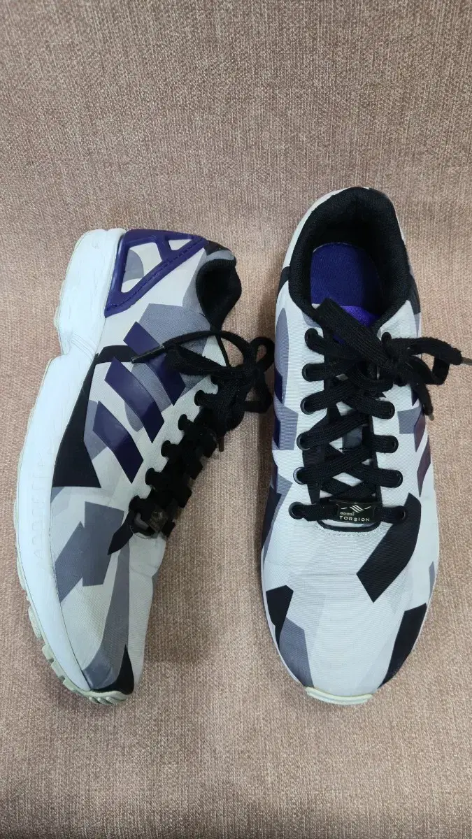 아디다스280cm- ZX FLUX WHITE PURPLE BLACK